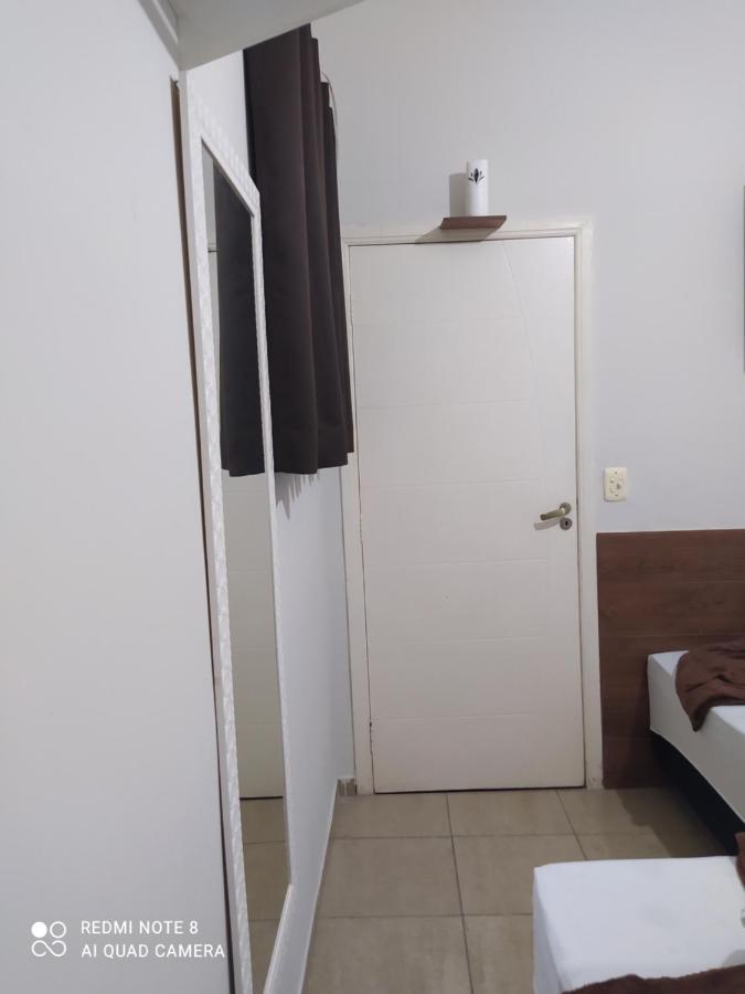 Pousada Quarto Com Ventilador,Ar Frigobar E Garagem Aparecida  Exterior foto